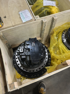 14054323 �������� ���� � ����� � ������� ����������� SANY SY215C, SY215H